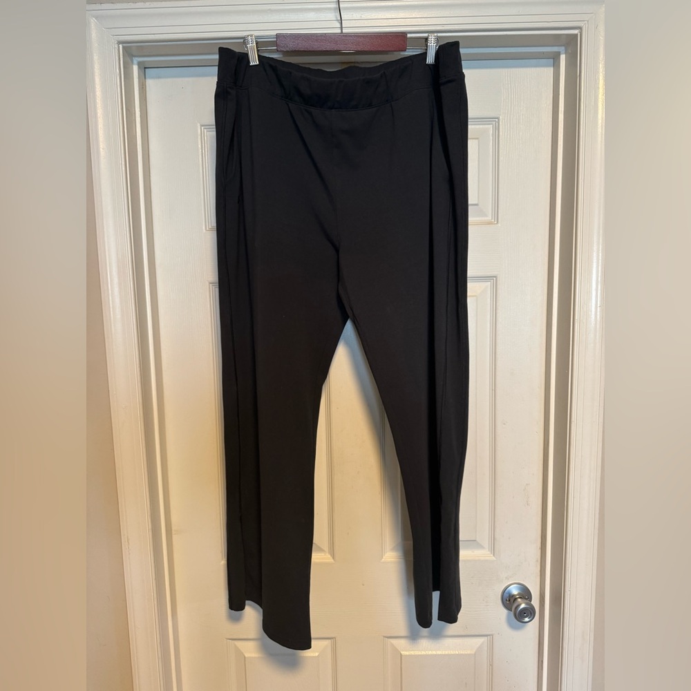 Under Armour Black Yoga Pants with Slit Flared Ankle XXL